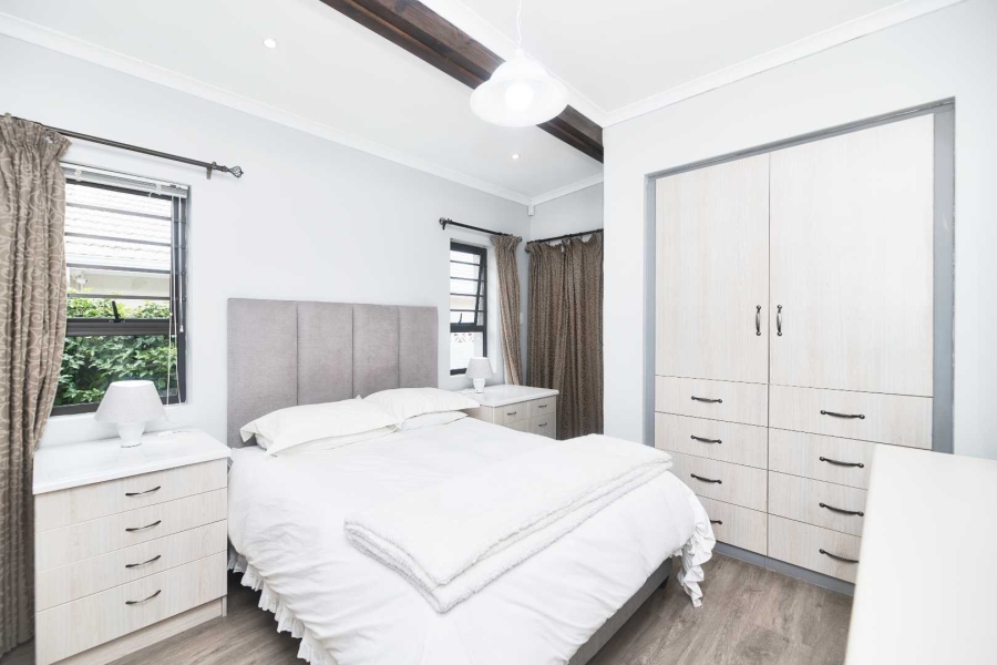 4 Bedroom Property for Sale in Voelklip Western Cape